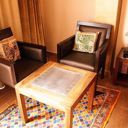 Hotel Collier De La Colombe Meknès Esterno foto