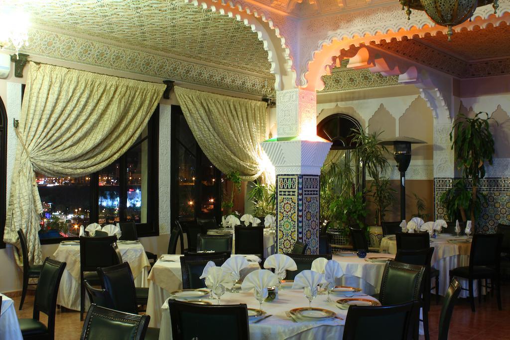 Hotel Collier De La Colombe Meknès Esterno foto