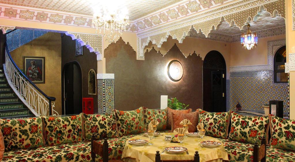 Hotel Collier De La Colombe Meknès Esterno foto