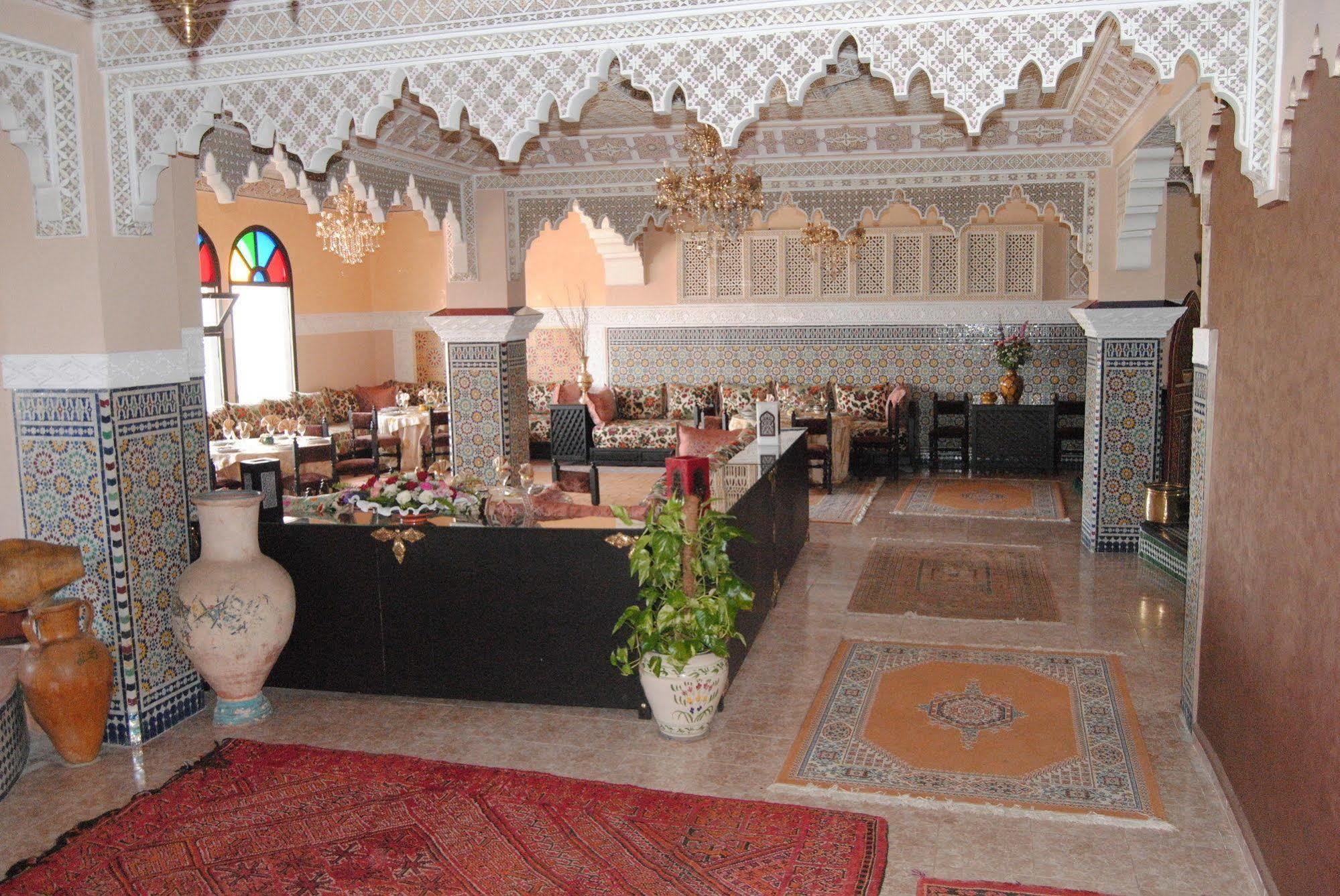 Hotel Collier De La Colombe Meknès Esterno foto