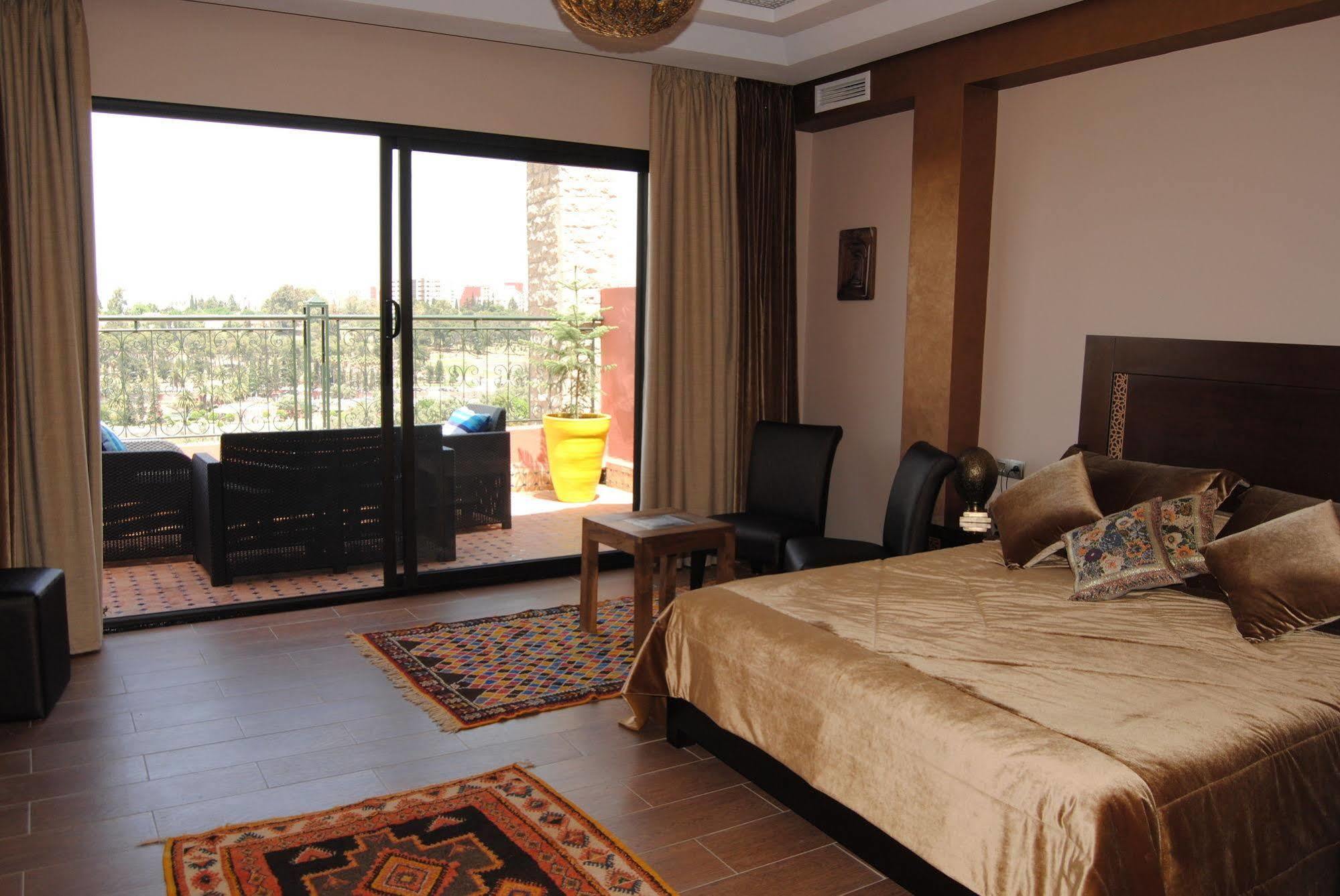 Hotel Collier De La Colombe Meknès Esterno foto